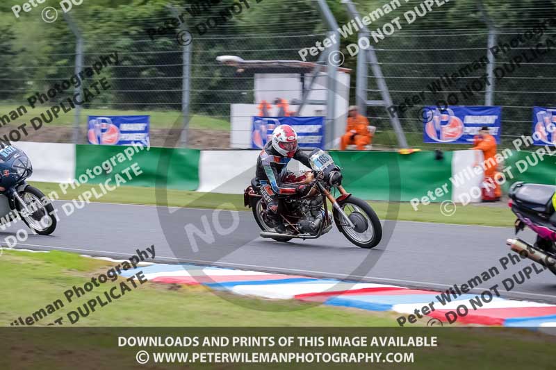 Vintage motorcycle club;eventdigitalimages;mallory park;mallory park trackday photographs;no limits trackdays;peter wileman photography;trackday digital images;trackday photos;vmcc festival 1000 bikes photographs